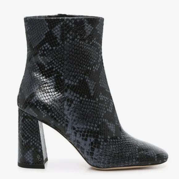 🆕️ Sam Edelman Codie Bootie in Navy/Black Snake Print - Like New