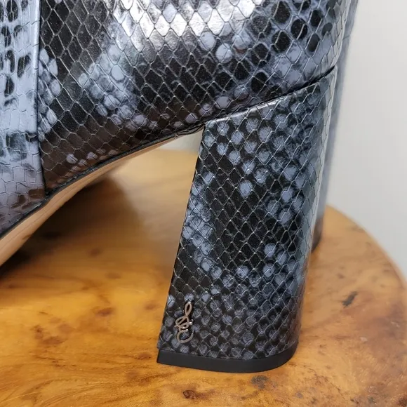 🆕️ Sam Edelman Codie Bootie in Navy/Black Snake Print - Like New