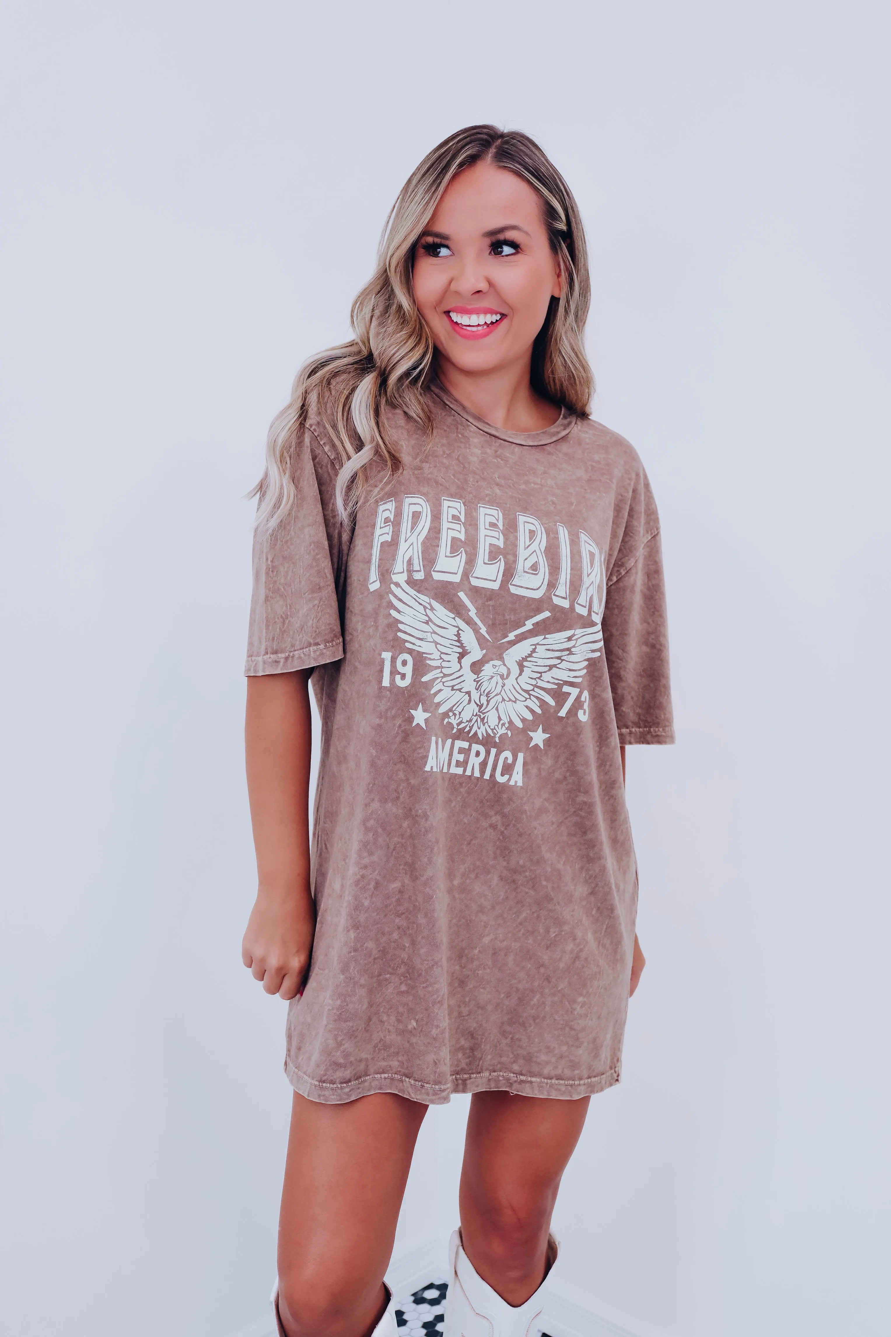 1973 Free Bird Graphic Tee - Mocha