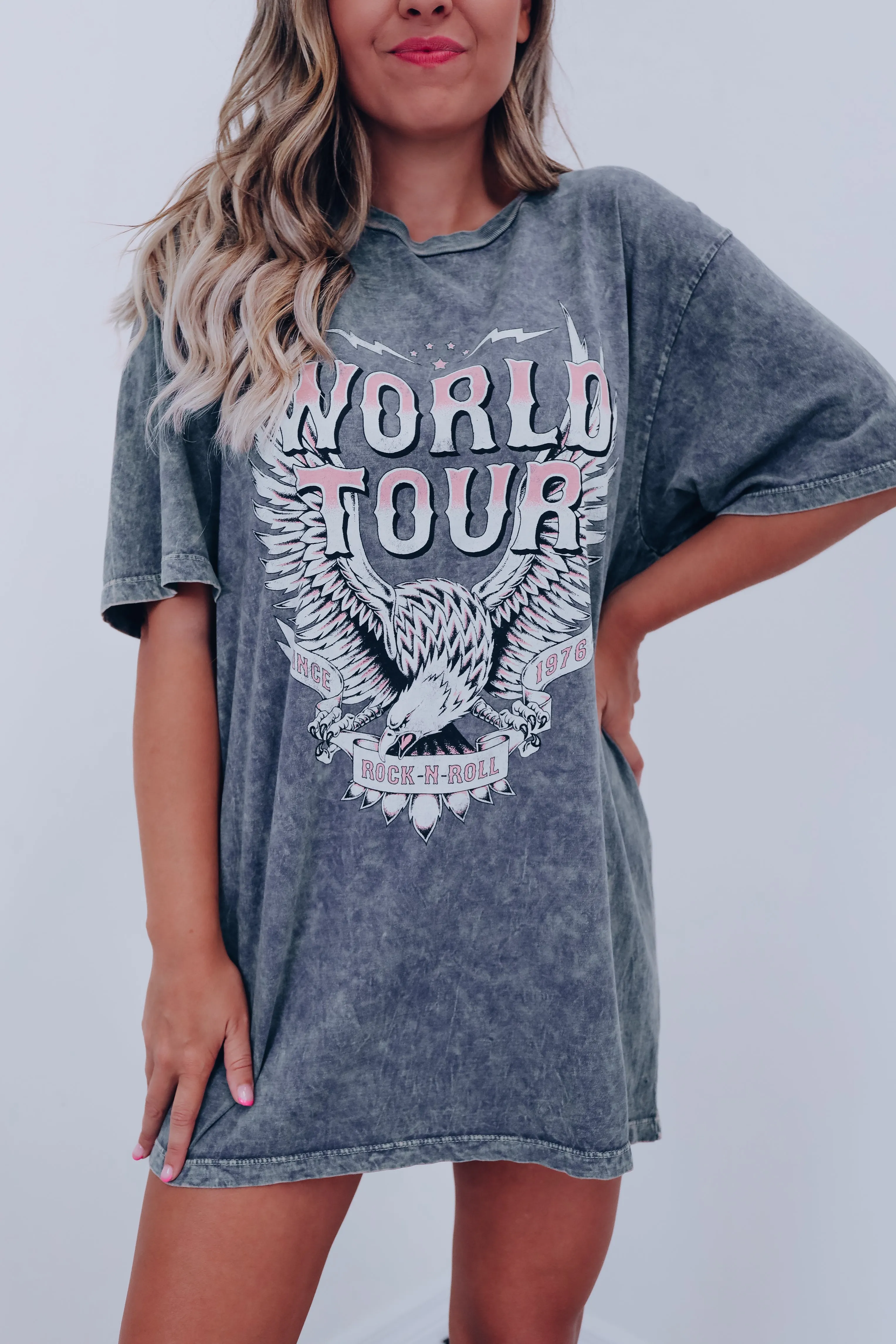 1976 World Tour Mineral Wash Graphic Tee - Grey