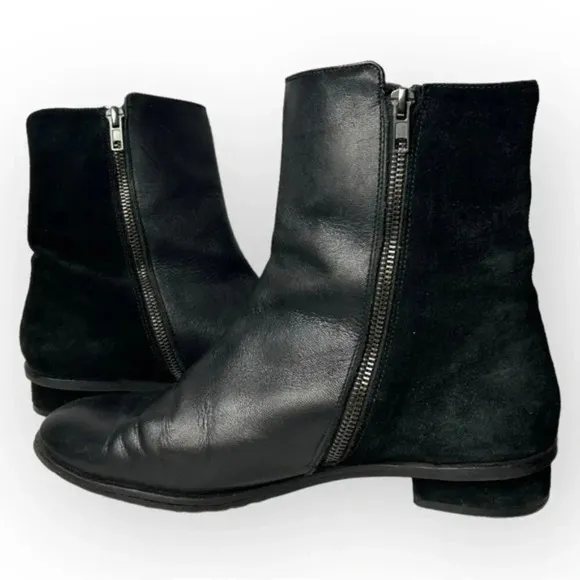 Barbara Barbieri Black Suede and Leather Side Zip Ankle Bootie 39