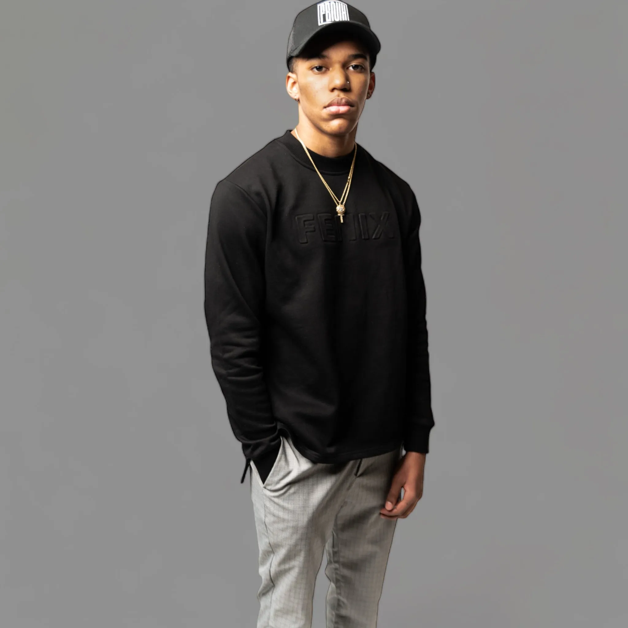 BLACK EMBOSSED CREWNECK