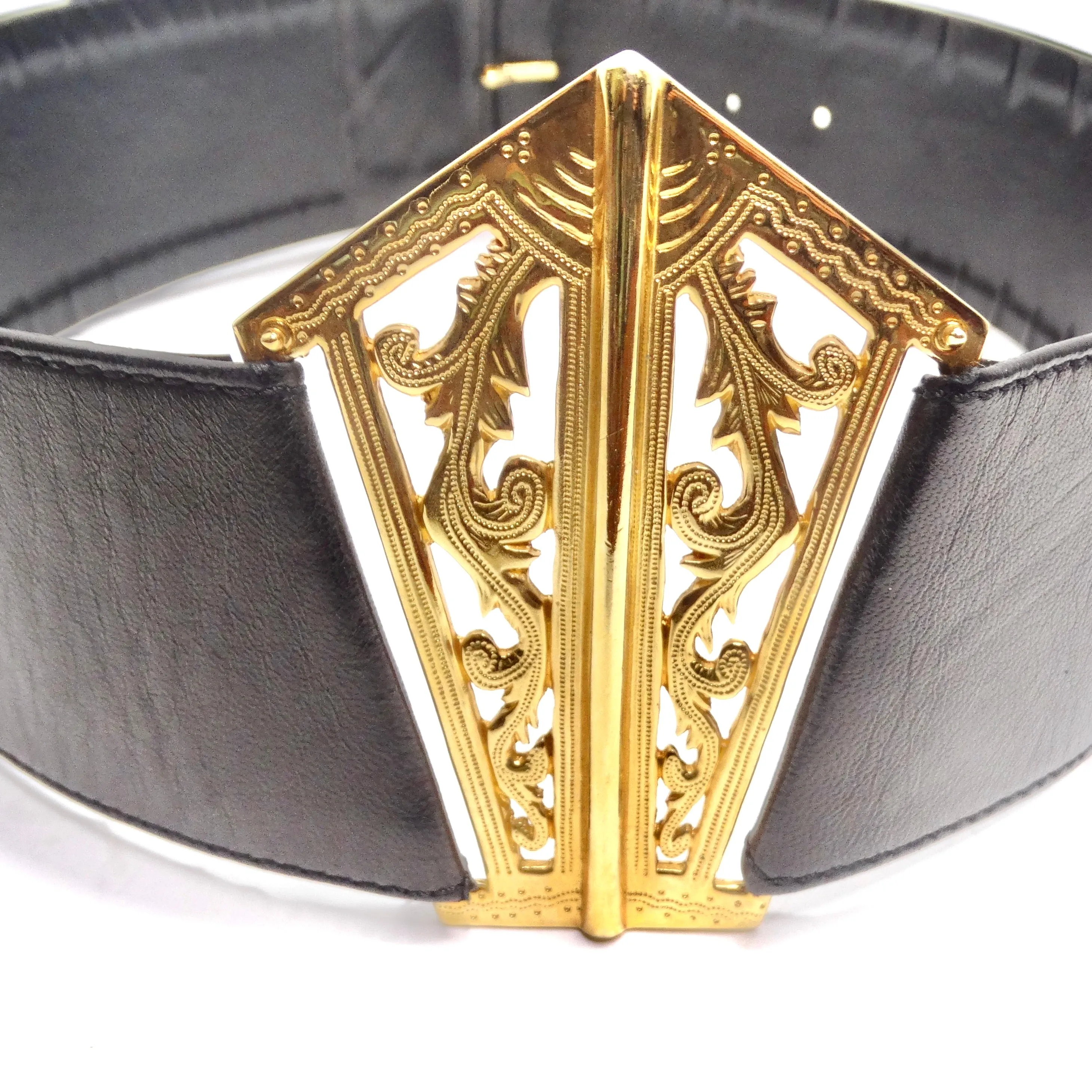 Chanel 1980s Black Leather 24k Gold-Plated Filigree Belt