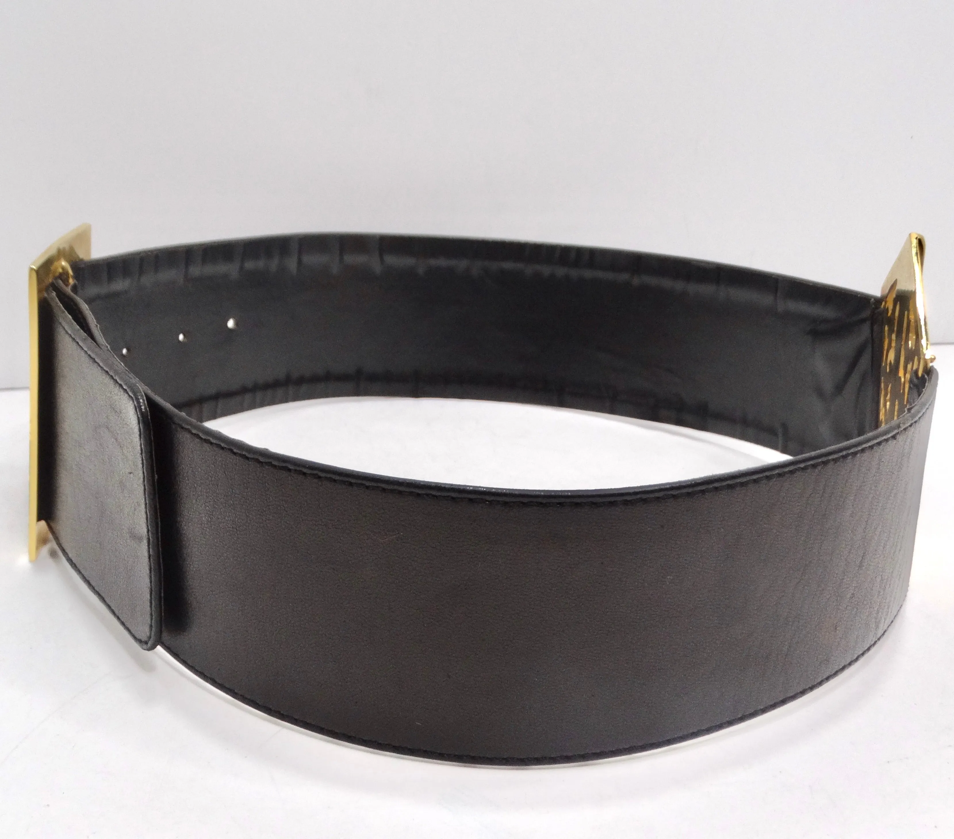 Chanel 1980s Black Leather 24k Gold-Plated Filigree Belt