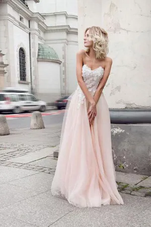Chic A line Sweetheart Floor Length Sleeveless Flowers Lace Long Tulle Prom Dresses OHC216