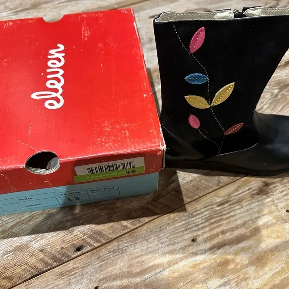 Children’s Eleven size 13 All leather Black with colored detail