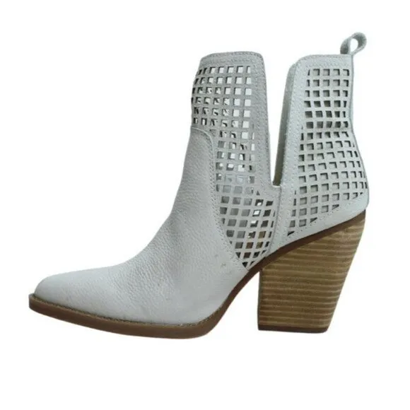 Dingo White Western NWOT Ankle Bootie “Stop N Stare” Size 8.5M Block Heel Pullon