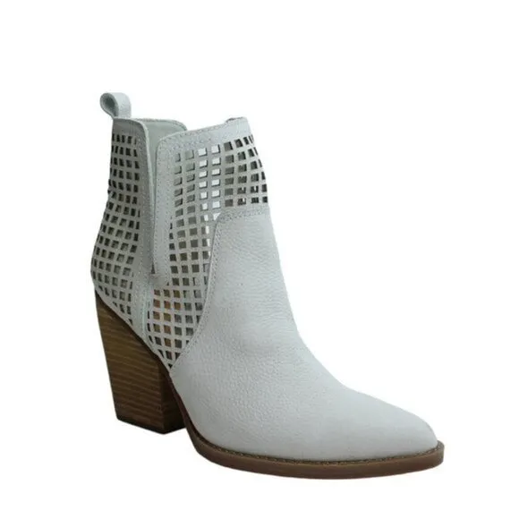 Dingo White Western NWOT Ankle Bootie “Stop N Stare” Size 8.5M Block Heel Pullon