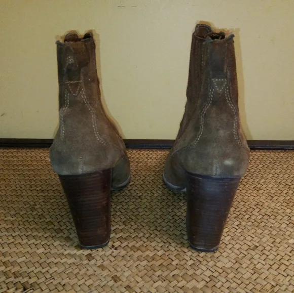 Dolce Vita Conway Acorn Suede Western Bootie Sz 10