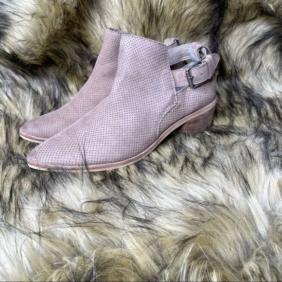 Dolce Vita Kara Suede Perforated bootie size 8