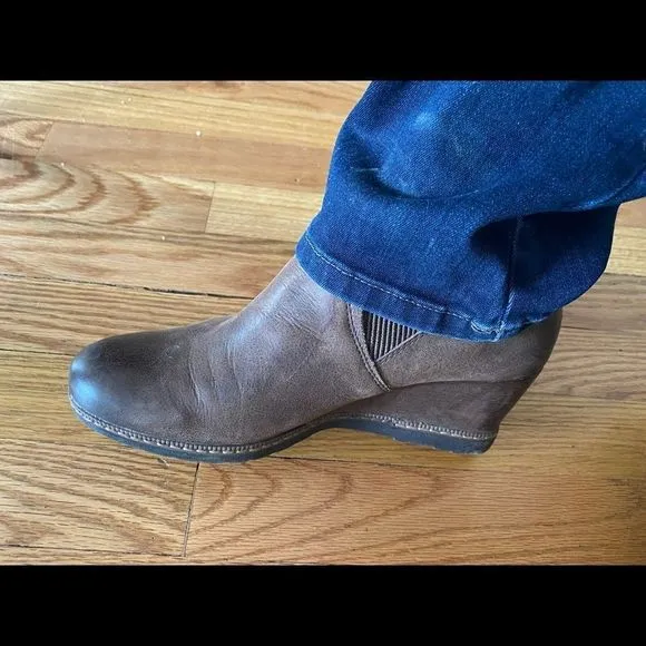 Earth brown leather wedge bootie womens 9 catamount brown