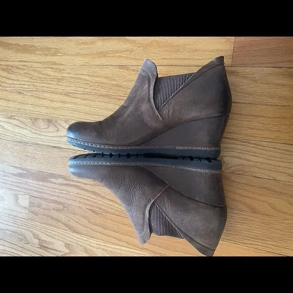 Earth brown leather wedge bootie womens 9 catamount brown
