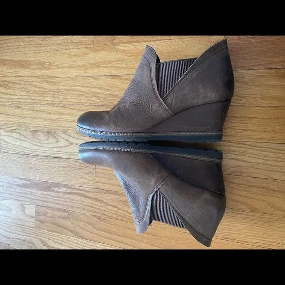 Earth brown leather wedge bootie womens 9 catamount brown
