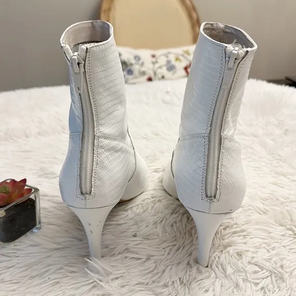 Free People Anthropologie white leather stiletto ankle bootie women size 40