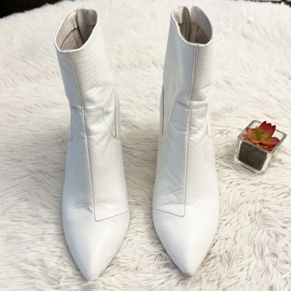 Free People Anthropologie white leather stiletto ankle bootie women size 40