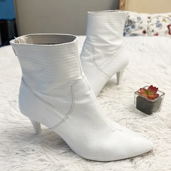 Free People Anthropologie white leather stiletto ankle bootie women size 40