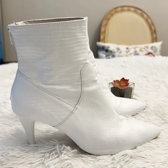 Free People Anthropologie white leather stiletto ankle bootie women size 40