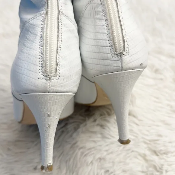 Free People Anthropologie white leather stiletto ankle bootie women size 40