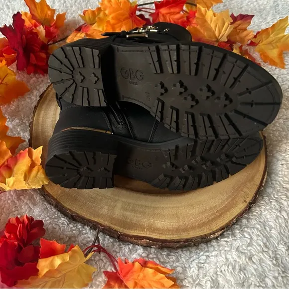 Guess women’s boots
