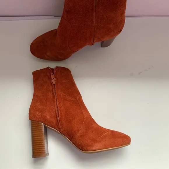 JEFFREY CAMPBELL PRIANA Bootie In Rust Suede Sz 6M