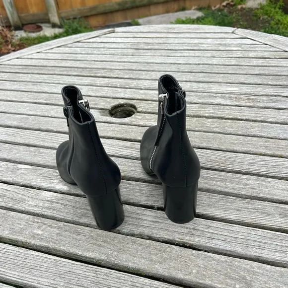 Jeffrey Campbell Prianka Ankle Bootie Size 5.5