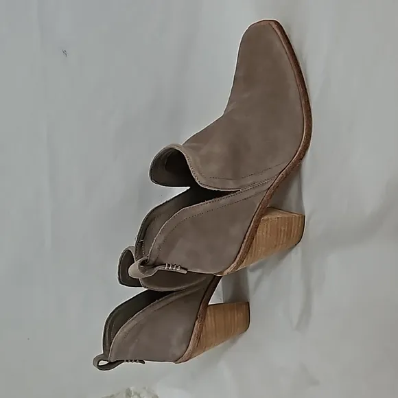 Jeffrey Campbell Rosee Bootie Suede Size 9.5 Gray Taupe