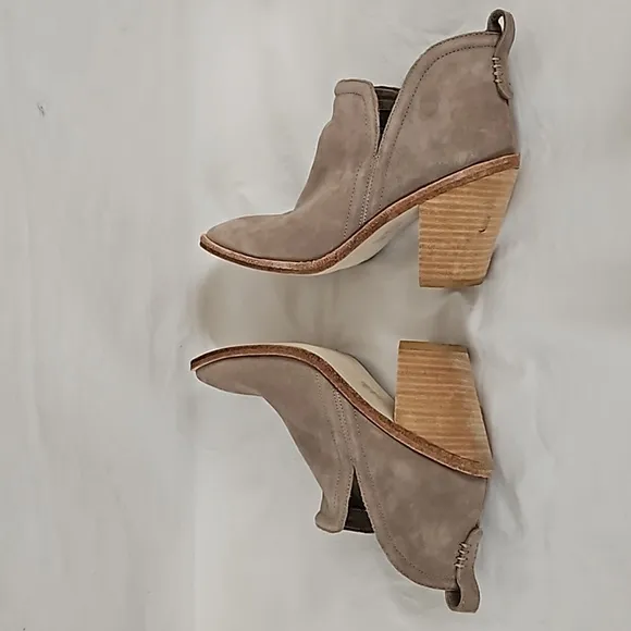Jeffrey Campbell Rosee Bootie Suede Size 9.5 Gray Taupe