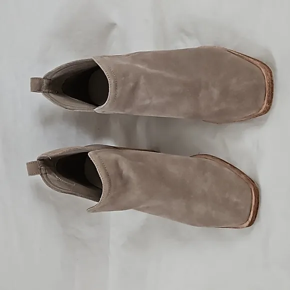 Jeffrey Campbell Rosee Bootie Suede Size 9.5 Gray Taupe