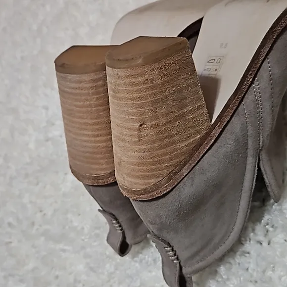 Jeffrey Campbell Rosee Bootie Suede Size 9.5 Gray Taupe