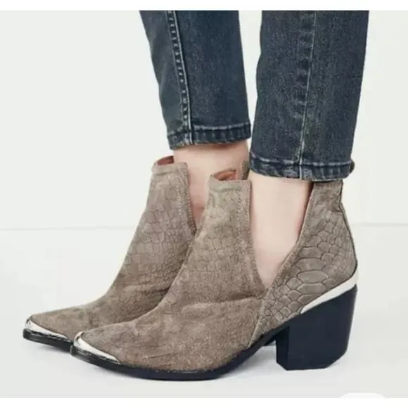 Jeffrey Campbell Womens Boots 9 Cromwell Leather Snake Western Bootie Heels Gray