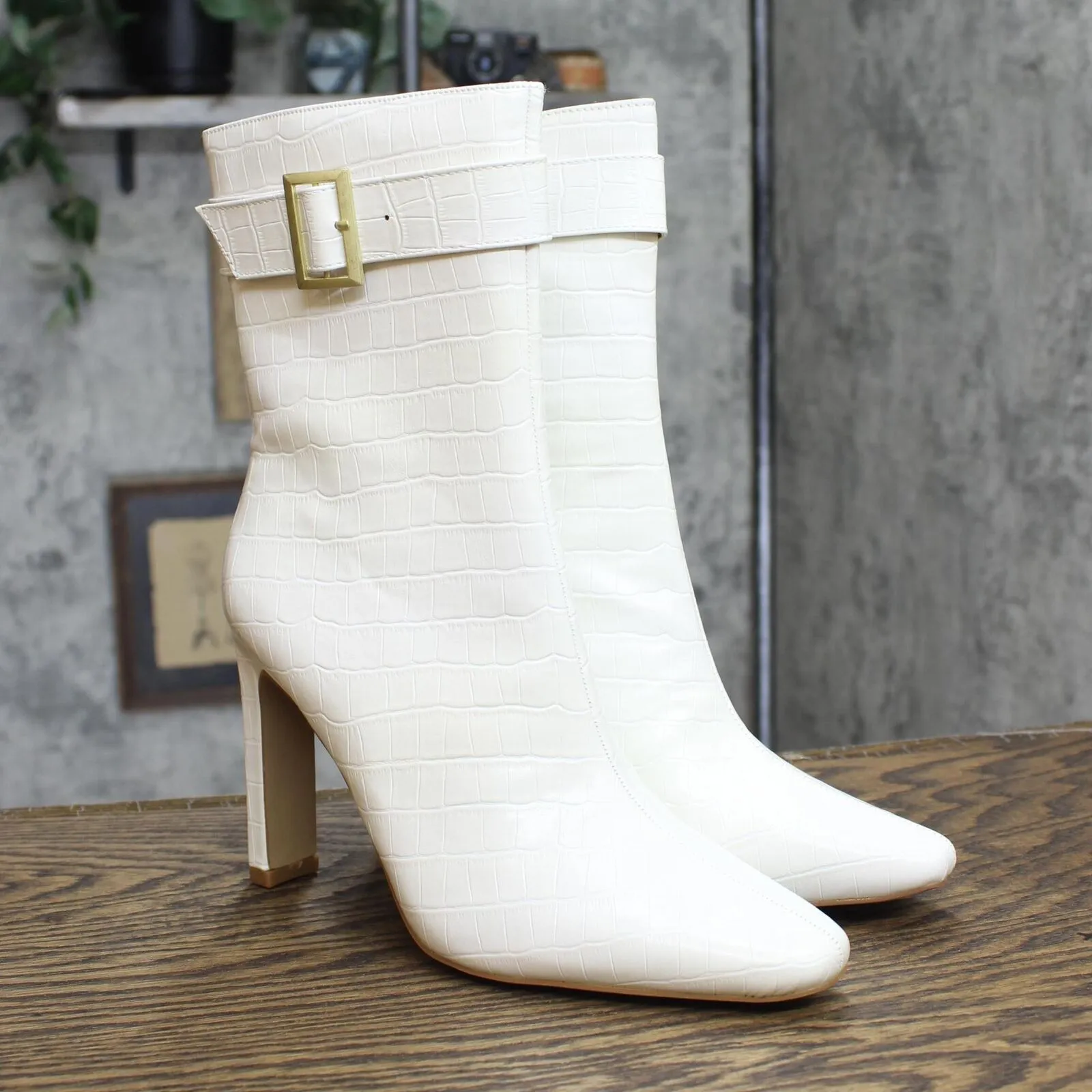 Journee Collection Elanie Comfort Foam Inside Zip Block Heel Booties White 8M