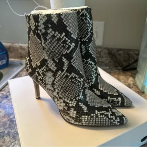 Katherine Kelly Rosie Bootie 6.5