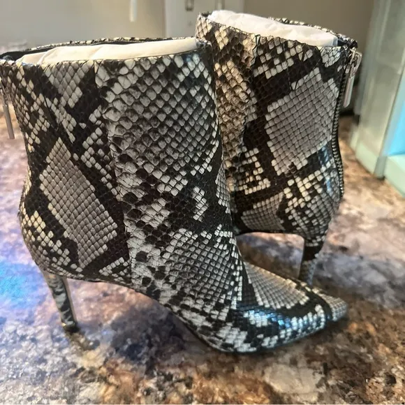 Katherine Kelly Rosie Bootie 6.5