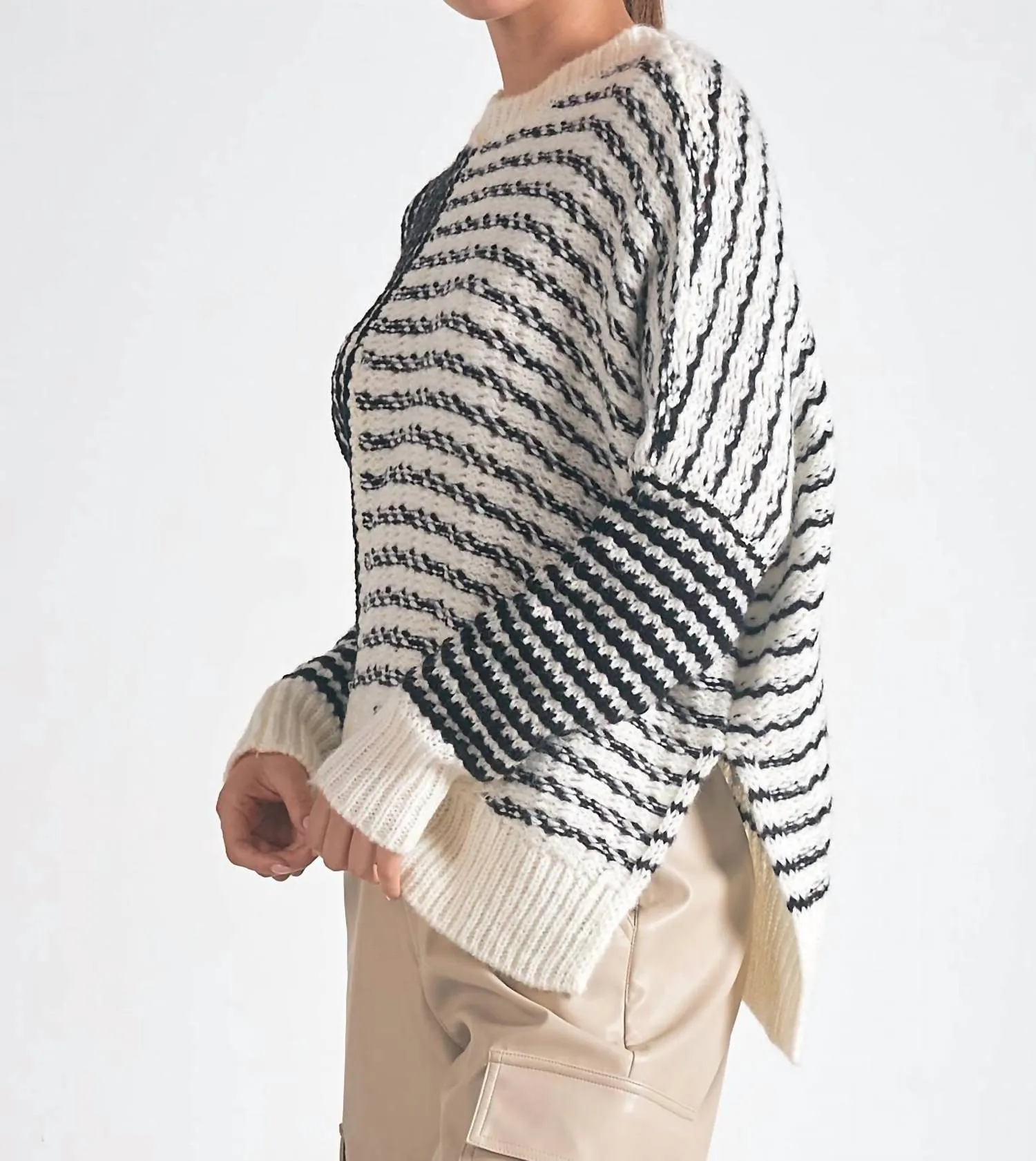 Mara Asymmetrical Sweater In Black/white