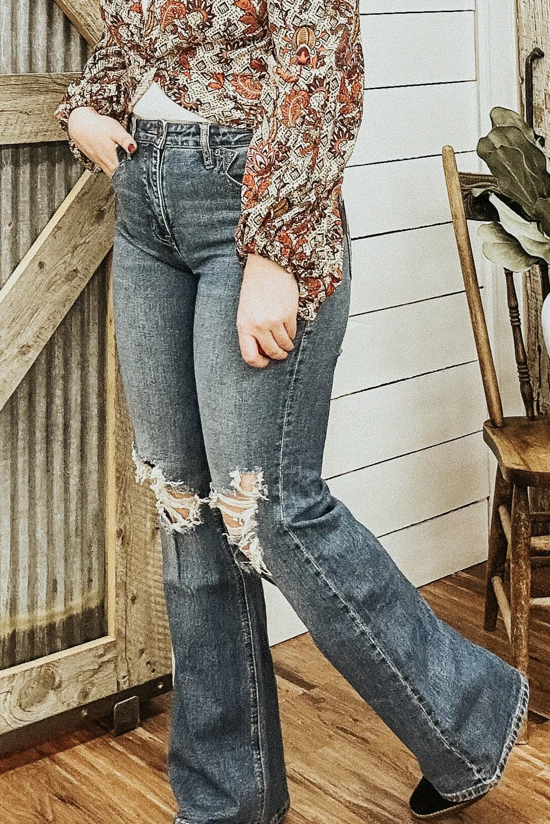 Medium Vintage Distressed Relaxed Flare