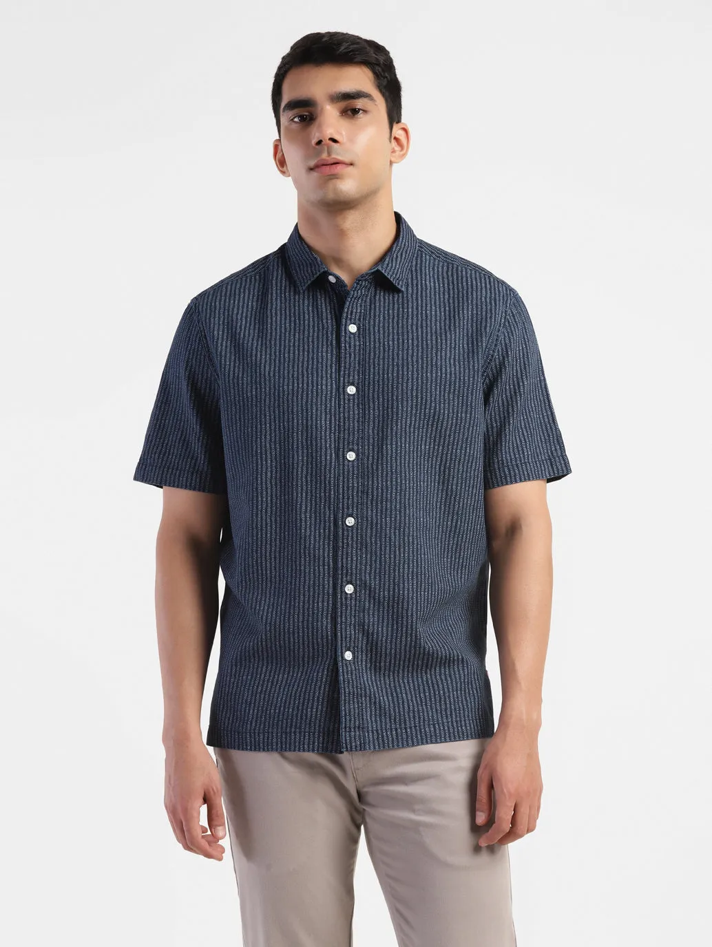 Men's Striped Spread Collar Shirt