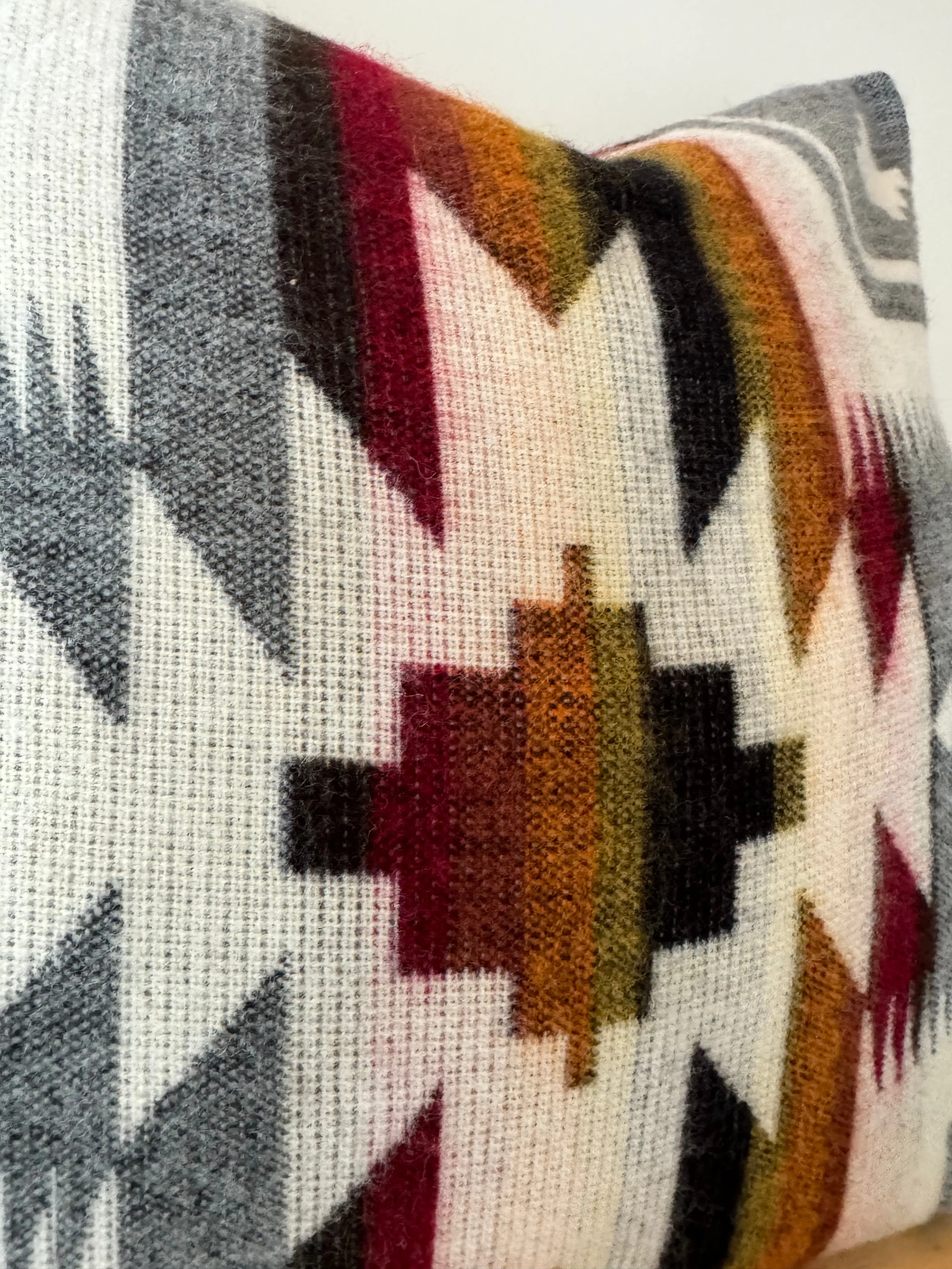 Mindo Pillow Cover