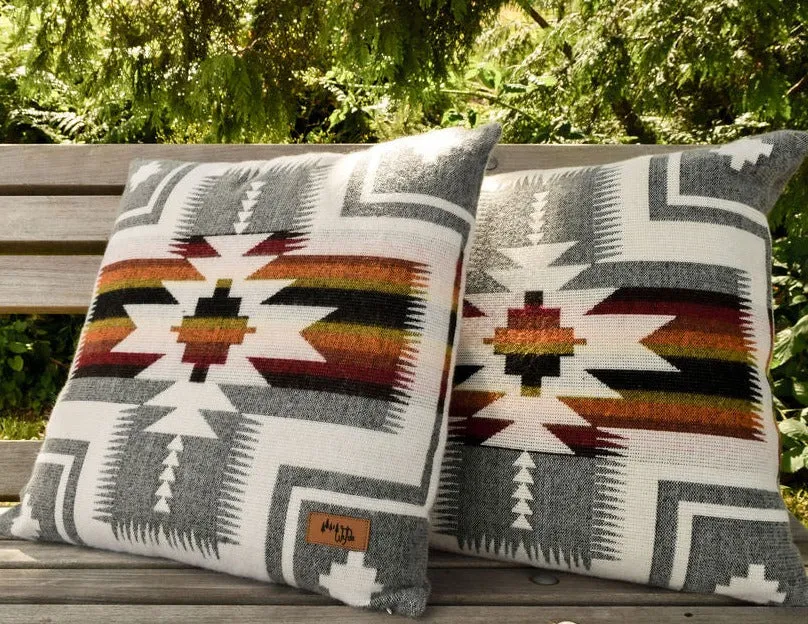 Mindo Pillow Cover
