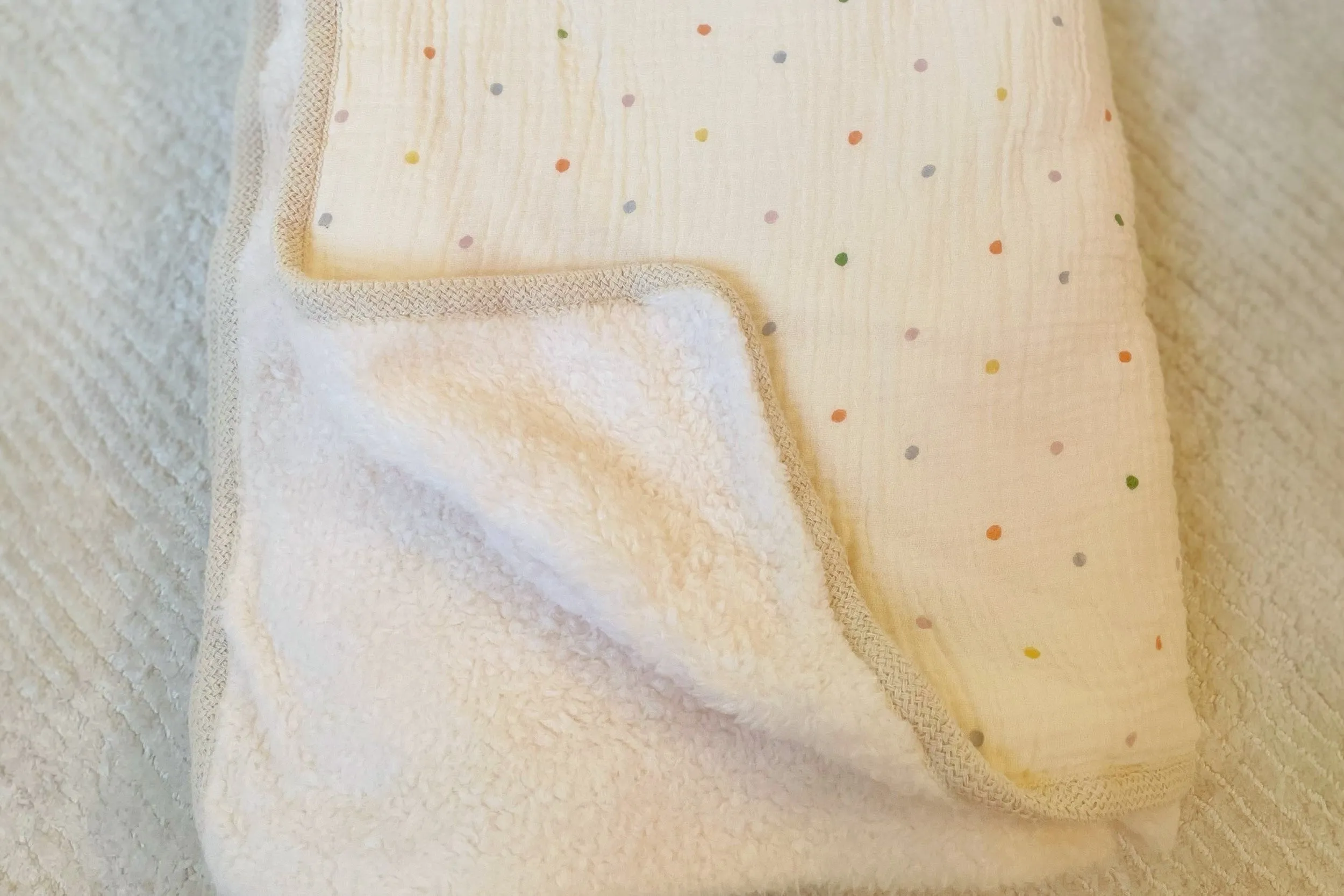 Muslin Sherpa Kids Blanket — Rainbow Polka Dots