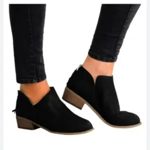NEW Kenzie Gazelle Chukka black suede Low heel ankle bootie women size 6.5