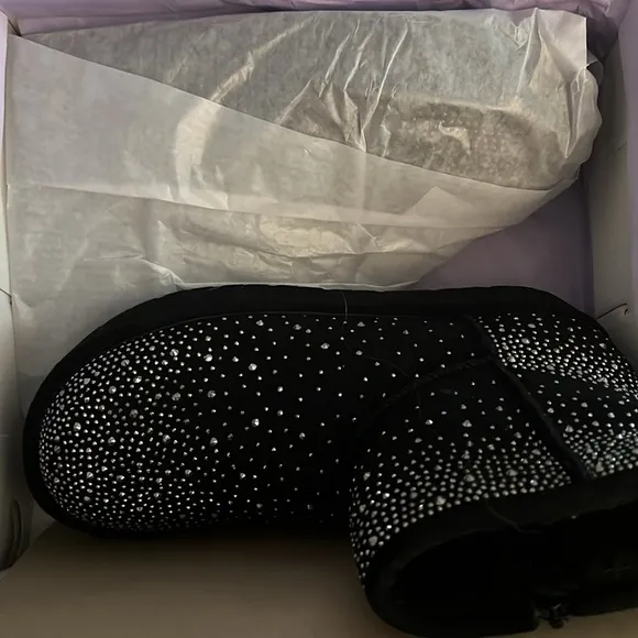 NEW!!!! Madden Girl Platform Rhinestone Bootie Black Kids Size 5 Women’s size 7