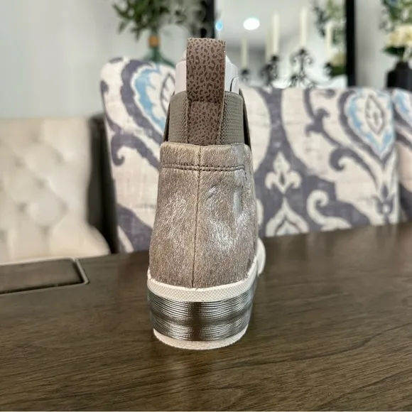 NIB Dolce Vita Zuma Bootie Women’s Size 6 Grey and Silver