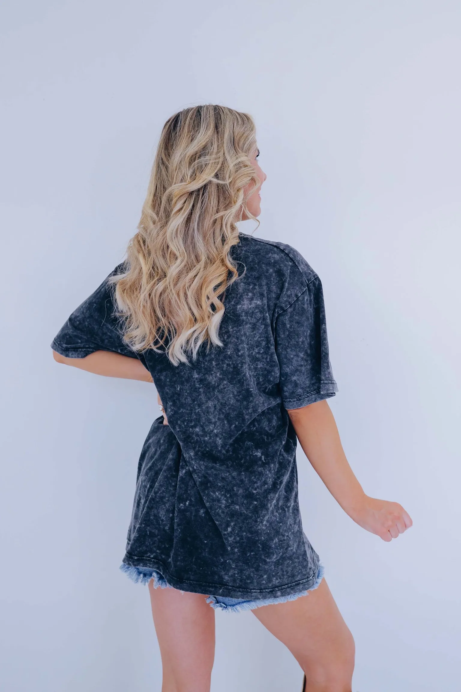 "Puff" Lace Bow Mineral Wash Graphic Tee - Black