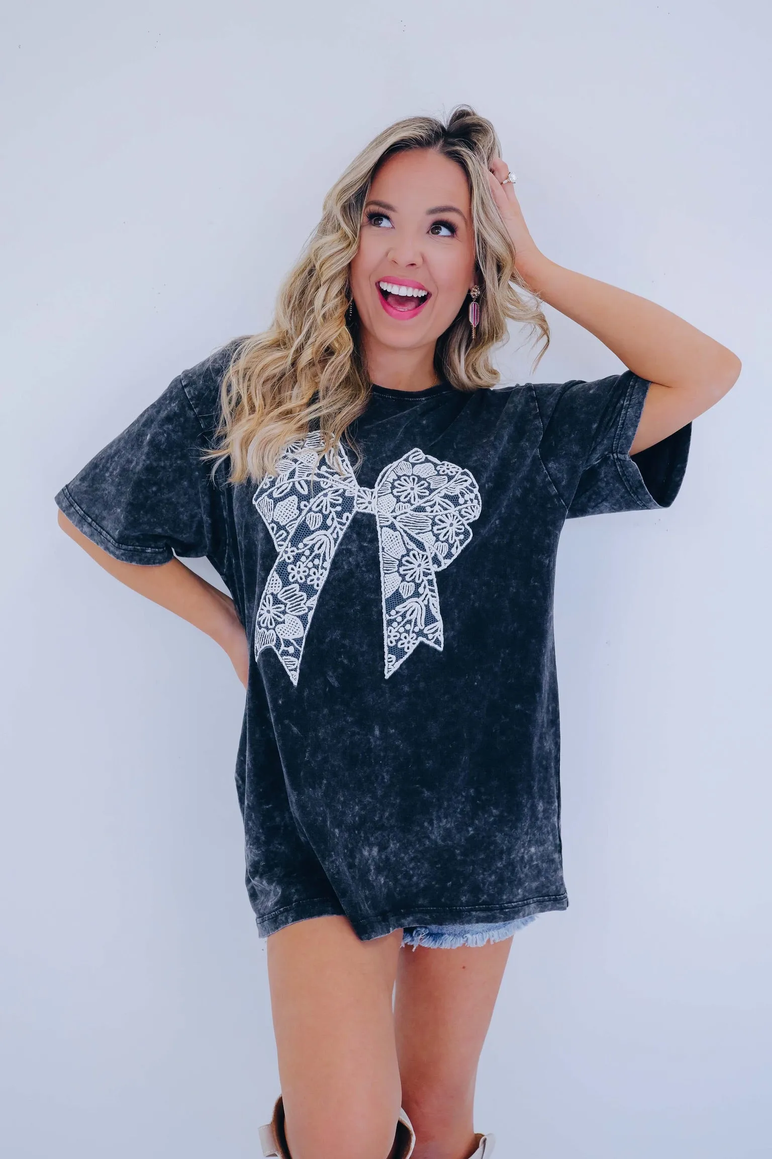 "Puff" Lace Bow Mineral Wash Graphic Tee - Black
