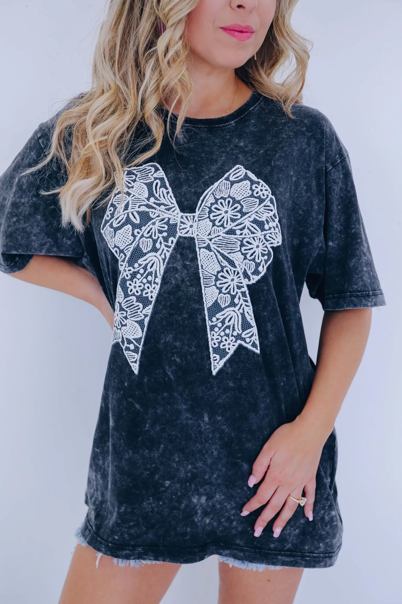 "Puff" Lace Bow Mineral Wash Graphic Tee - Black