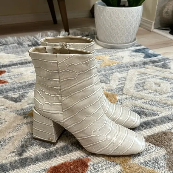 SAM EDELMAN Daruby Bootie