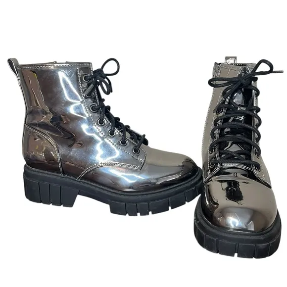 STEVE MADDEN NYC Mirror Metallic Rockk Ankle Boot Lug Sole Big Kids Size 3