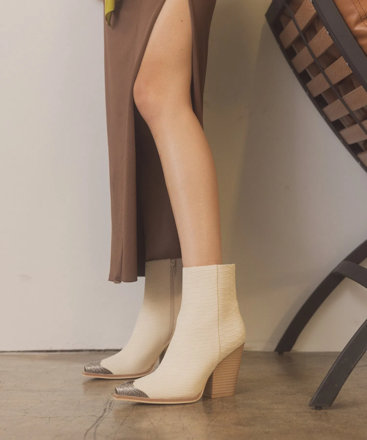The Zion | Beige Elegant bootie with etched metal toe