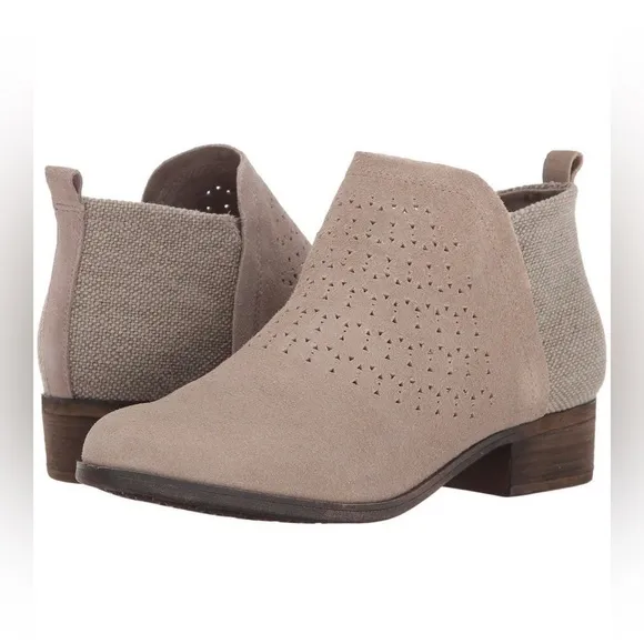 Tom's Deia Suede Perforated Side Zip Ankle Bootie Size 9.5 346