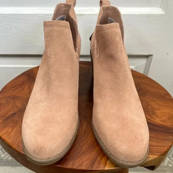 TOMS Women's Kallie Wedge Bootie Buck Brown Suede Size 8.5